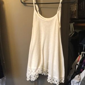 Crochet detailed white tank top